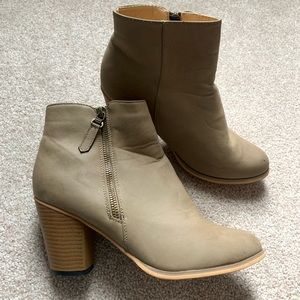 Tan Block Booties